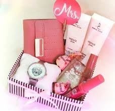 Gift Box "lipsticks, watch etc.".